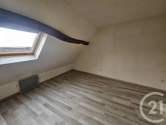 Appartement F3 &agrave; louer - 2 pi&egrave;ces - 50 m2 - Desertines - 03 - AUVERGNE