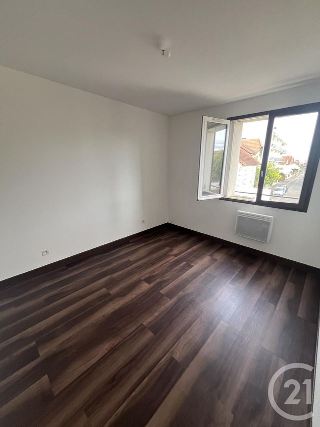 Appartement F3 à louer - 3 pièces - 75 m2 - Montlucon - 03 - AUVERGNE