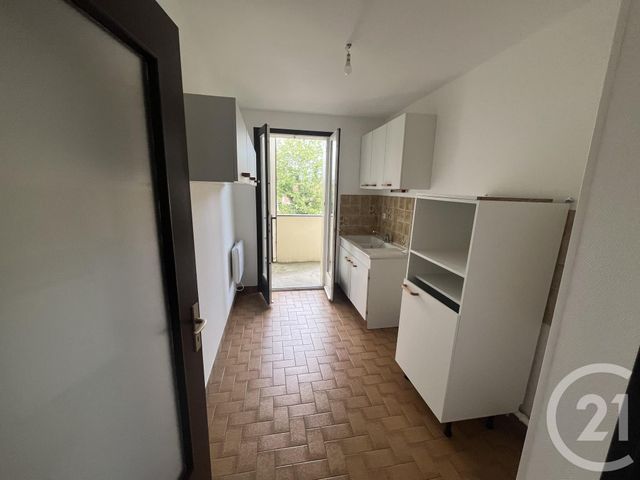 Appartement F3 à louer - 3 pièces - 75 m2 - Montlucon - 03 - AUVERGNE