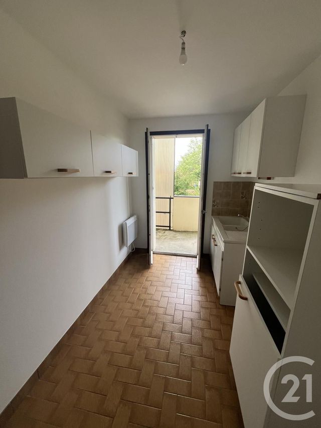 Appartement F3 à louer - 3 pièces - 75 m2 - Montlucon - 03 - AUVERGNE