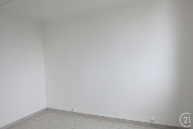 Appartement F3 à louer - 3 pièces - 55 m2 - Montlucon - 03 - AUVERGNE