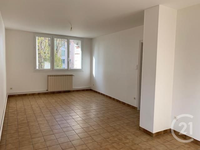 Appartement F3 à vendre - 3 pièces - 66 m2 - Montlucon - 03 - AUVERGNE