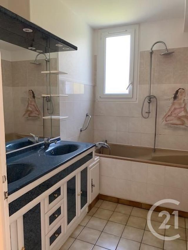 Appartement F3 à vendre - 3 pièces - 66 m2 - Montlucon - 03 - AUVERGNE