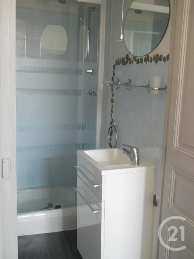 Appartement F2 à louer - 2 pièces - 30,50 m2 - Montlucon - 03 - AUVERGNE
