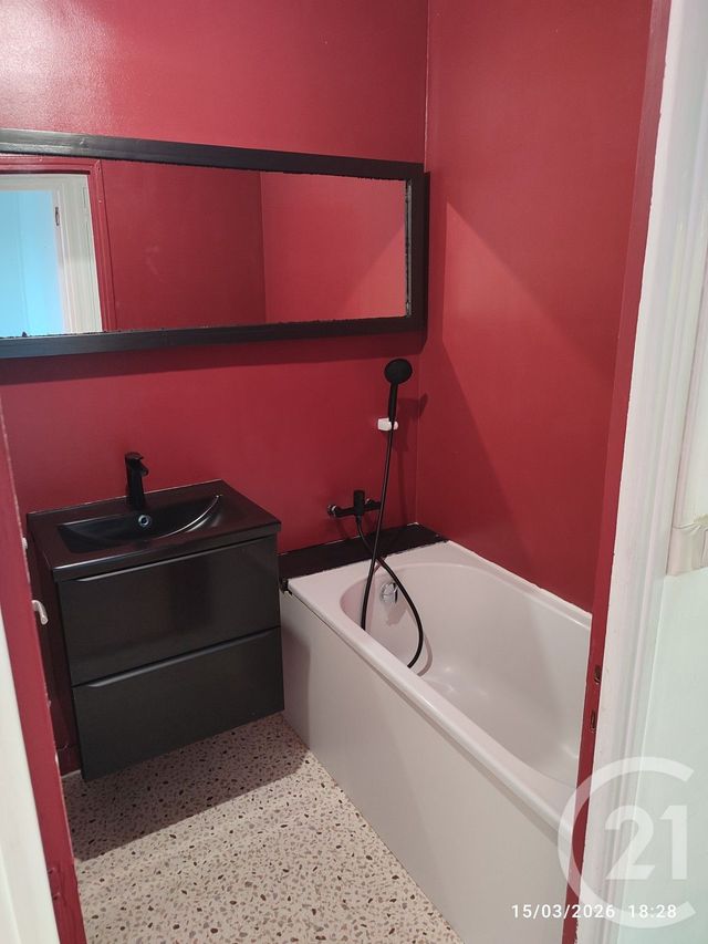 Appartement F3 &agrave; louer - 3 pi&egrave;ces - 55,52 m2 - Montlucon - 03 - AUVERGNE