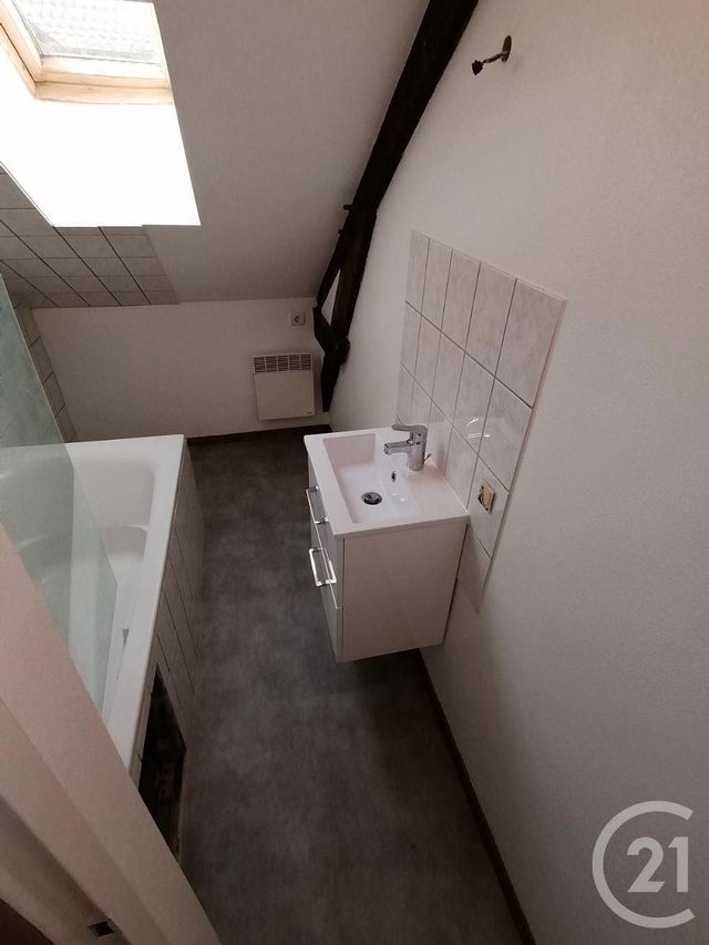 Appartement Autre à louer - 3 pièces - 80 m2 - Montlucon - 03 - AUVERGNE