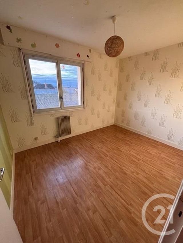 Appartement F3 à louer - 3 pièces - 70 m2 - Montlucon - 03 - AUVERGNE