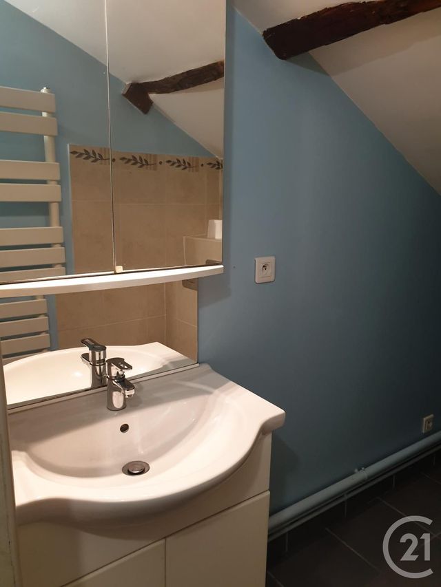 Appartement F2 &agrave; louer - 2 pi&egrave;ces - 30 m2 - Montlucon - 03 - AUVERGNE