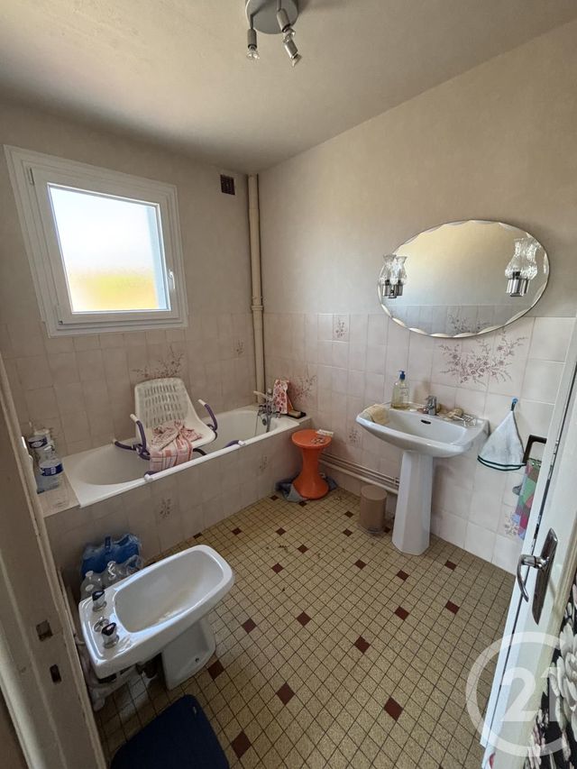 Appartement F3 à vendre - 3 pièces - 72 m2 - Montlucon - 03 - AUVERGNE