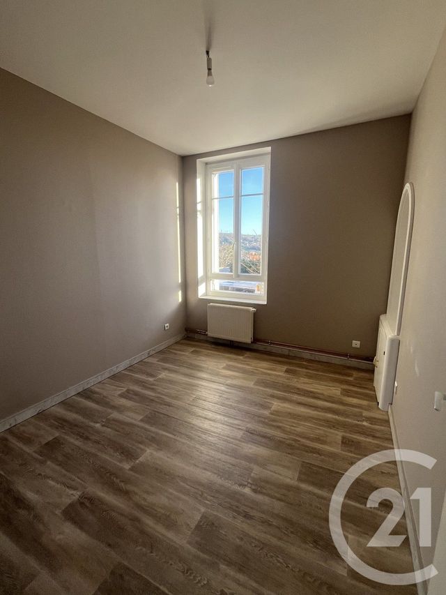Appartement T3 &agrave; louer - 3 pi&egrave;ces - 76 m2 - Montlucon - 03 - AUVERGNE