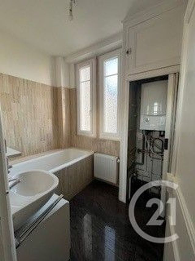 Appartement T3 &agrave; louer - 3 pi&egrave;ces - 76 m2 - Montlucon - 03 - AUVERGNE