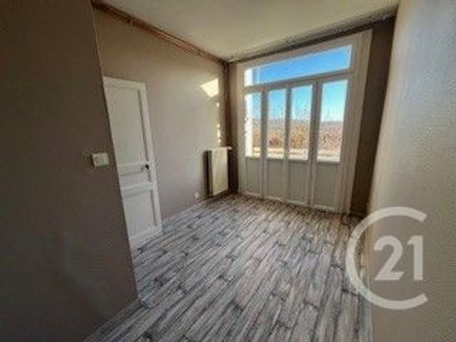 Appartement T3 &agrave; louer - 3 pi&egrave;ces - 76 m2 - Montlucon - 03 - AUVERGNE