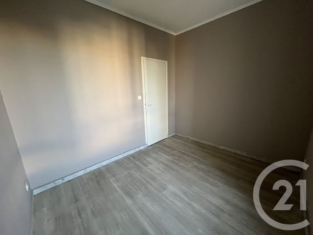 Appartement T3 &agrave; louer - 3 pi&egrave;ces - 76 m2 - Montlucon - 03 - AUVERGNE