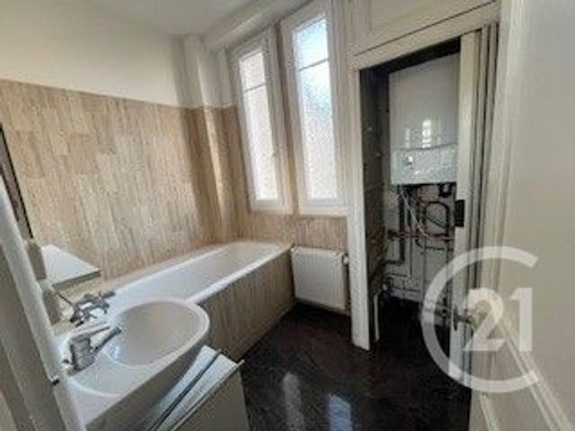 Appartement T3 &agrave; louer - 3 pi&egrave;ces - 76 m2 - Montlucon - 03 - AUVERGNE