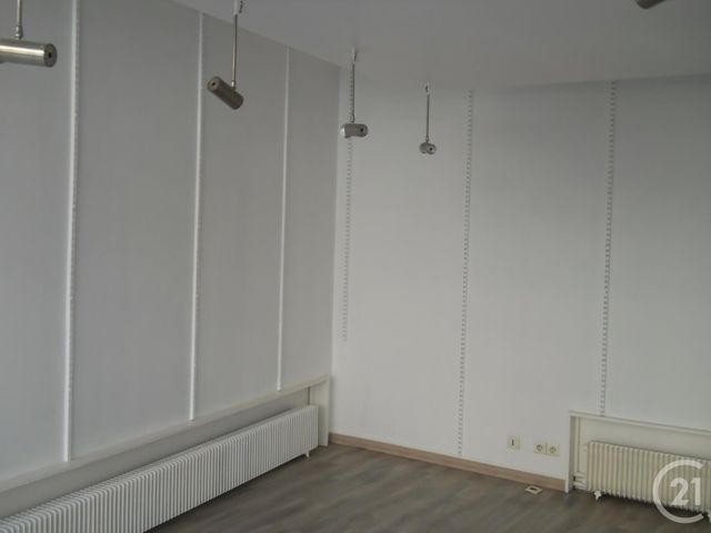 Appartement Local à louer - 2 pièces - 45 m2 - Montlucon - 03 - AUVERGNE