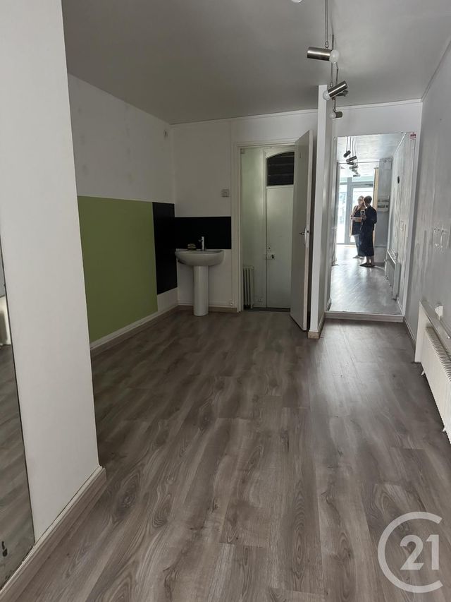 Appartement Local à louer - 2 pièces - 45 m2 - Montlucon - 03 - AUVERGNE