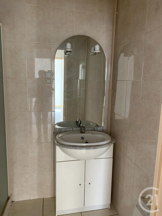 Appartement F2 &agrave; louer - 2 pi&egrave;ces - 40,68 m2 - Montlucon - 03 - AUVERGNE