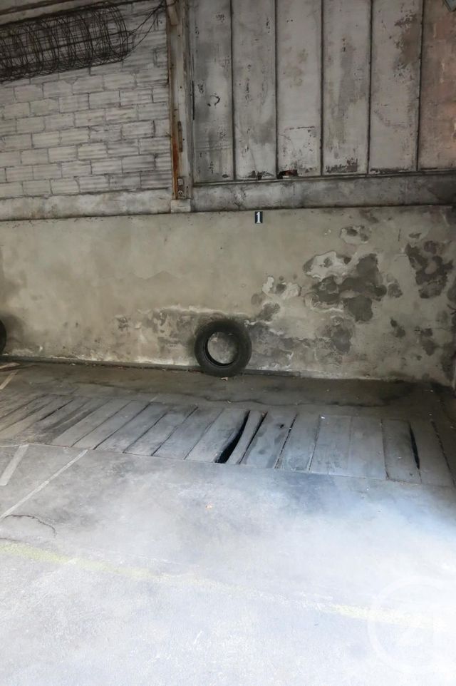 Parking à louer - 12 m2 - Montlucon - 03 - AUVERGNE