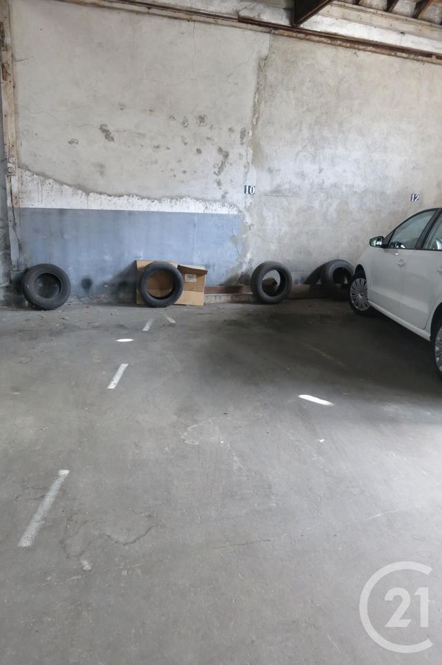Parking à louer - 12 m2 - Montlucon - 03 - AUVERGNE
