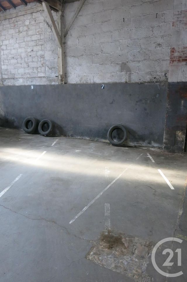 Parking à louer - 12 m2 - Montlucon - 03 - AUVERGNE