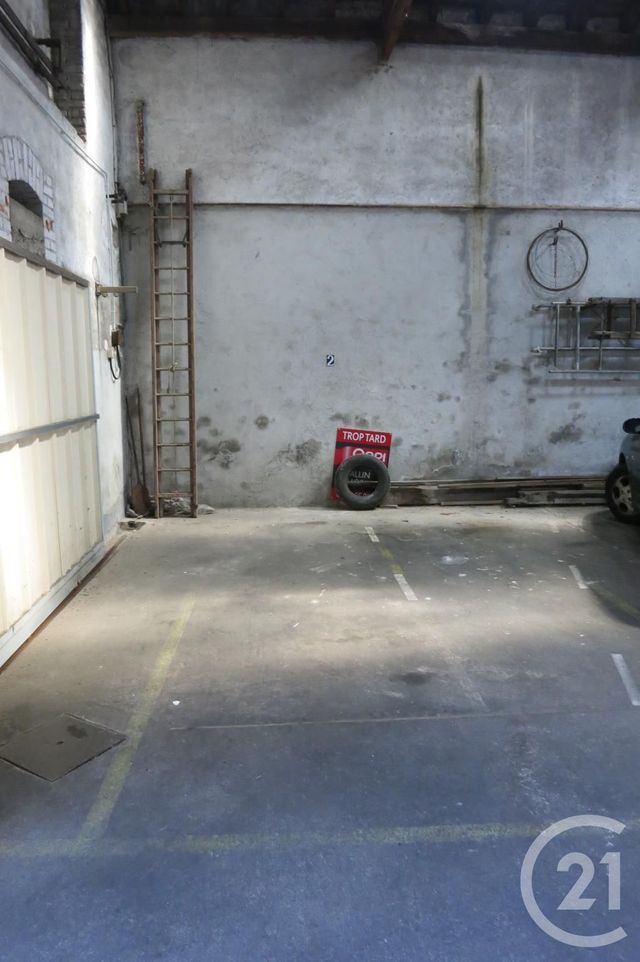 Parking à louer - 12 m2 - Montlucon - 03 - AUVERGNE