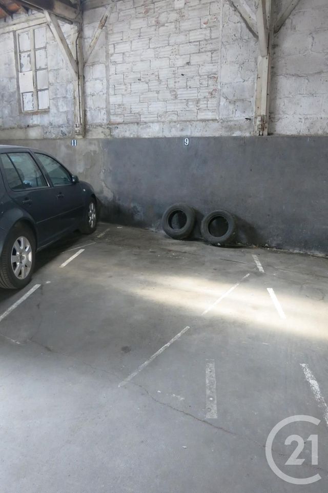 Parking à louer - 12 m2 - Montlucon - 03 - AUVERGNE