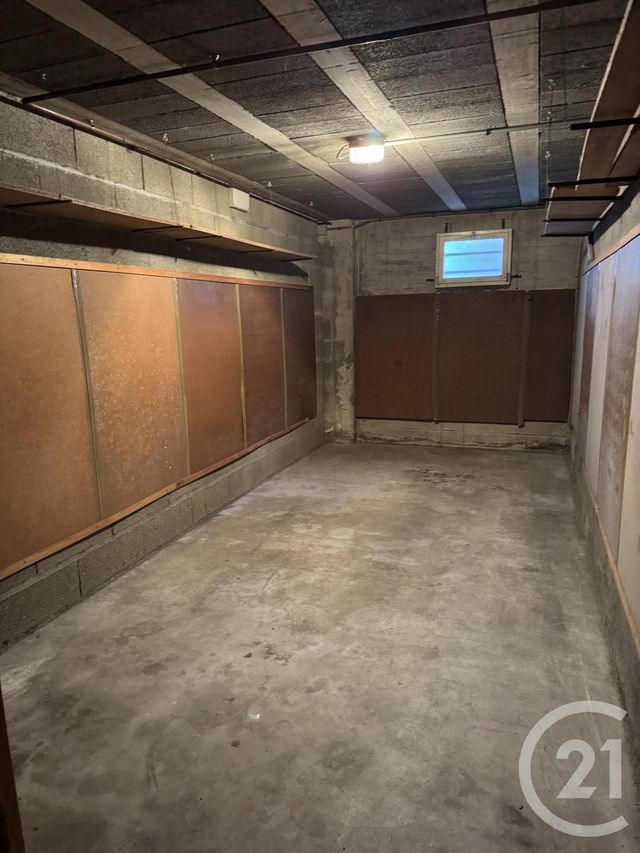 Parking à louer - 12 m2 - Montlucon - 03 - AUVERGNE