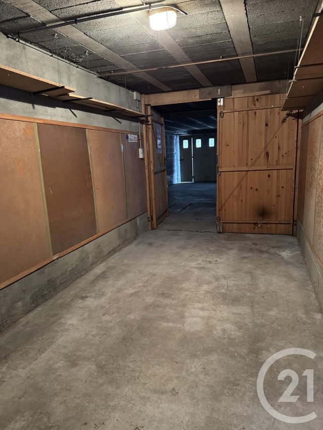 Parking à louer - 12 m2 - Montlucon - 03 - AUVERGNE