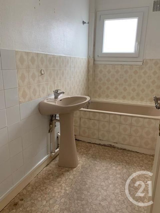 Appartement F3 à louer - 3 pièces - 66,11 m2 - Montlucon - 03 - AUVERGNE
