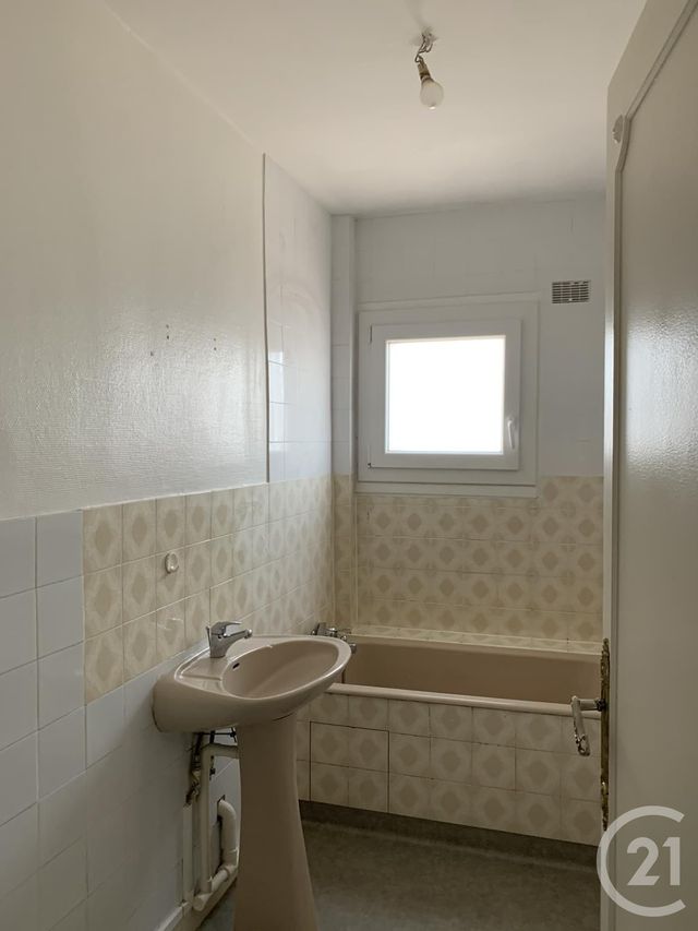 Appartement F3 à louer - 3 pièces - 66,11 m2 - Montlucon - 03 - AUVERGNE