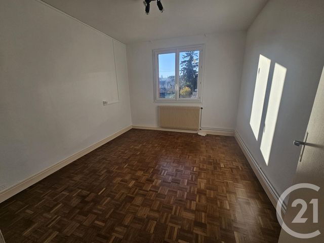 Appartement F3 &agrave; louer - 3 pi&egrave;ces - 70 m2 - Montlucon - 03 - AUVERGNE
