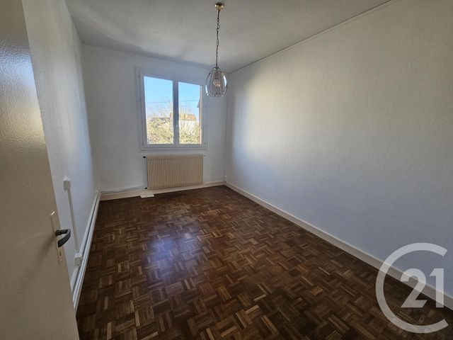 Appartement F3 &agrave; louer - 3 pi&egrave;ces - 70 m2 - Montlucon - 03 - AUVERGNE
