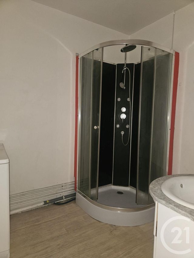 Appartement F3 à louer - 3 pièces - 66 m2 - Montlucon - 03 - AUVERGNE