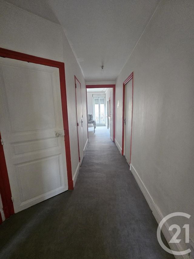 Appartement F3 à louer - 3 pièces - 66 m2 - Montlucon - 03 - AUVERGNE