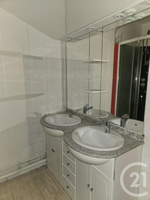 Appartement F3 à louer - 3 pièces - 66 m2 - Montlucon - 03 - AUVERGNE