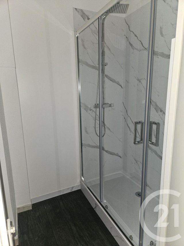 Appartement F3 &agrave; louer - 3 pi&egrave;ces - 69,48 m2 - Montlucon - 03 - AUVERGNE