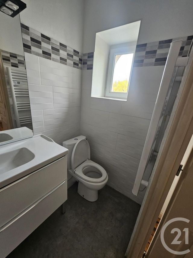 Maison &agrave; louer - 5 pi&egrave;ces - 101 m2 - Montlucon - 03 - AUVERGNE