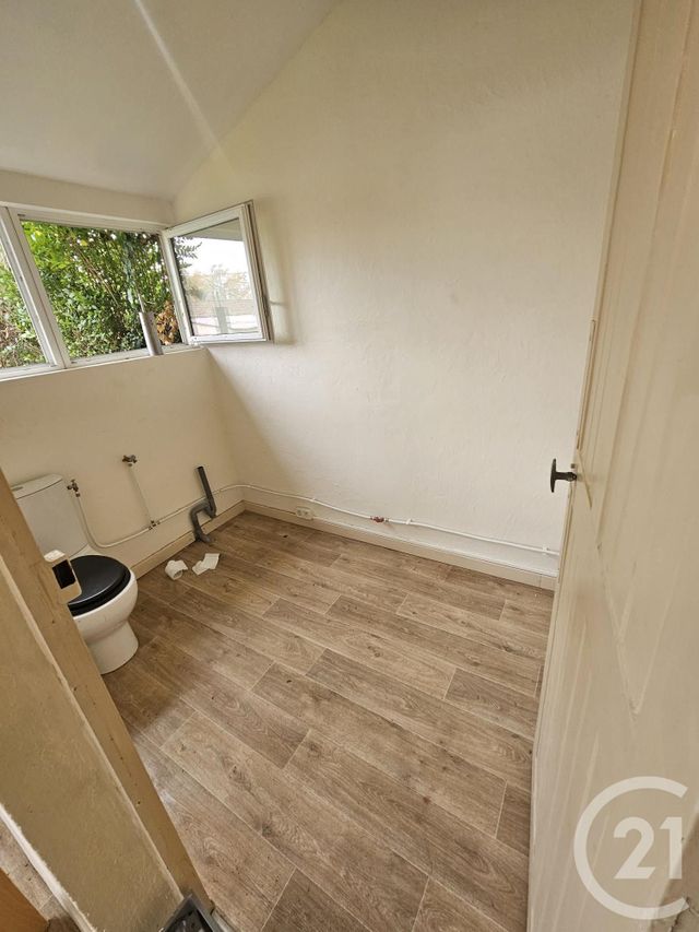 Maison &agrave; louer - 5 pi&egrave;ces - 101 m2 - Montlucon - 03 - AUVERGNE