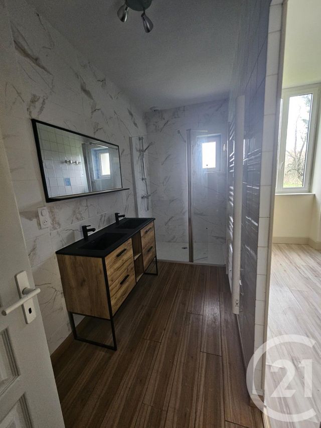 Maison &agrave; louer - 3 pi&egrave;ces - 65,26 m2 - Huriel - 03 - AUVERGNE