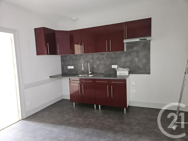 Maison &agrave; louer - 3 pi&egrave;ces - 65,26 m2 - Huriel - 03 - AUVERGNE