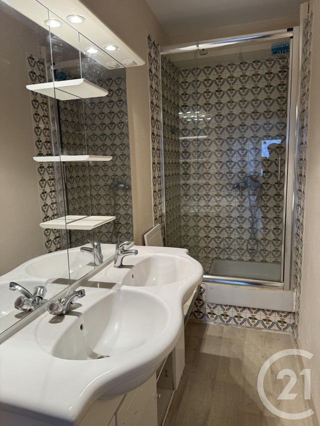 Appartement F4 &agrave; louer - 4 pi&egrave;ces - 84,88 m2 - Lussat - 23 - LIMOUSIN