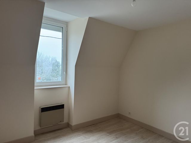 Appartement F4 &agrave; louer - 4 pi&egrave;ces - 84,88 m2 - Lussat - 23 - LIMOUSIN