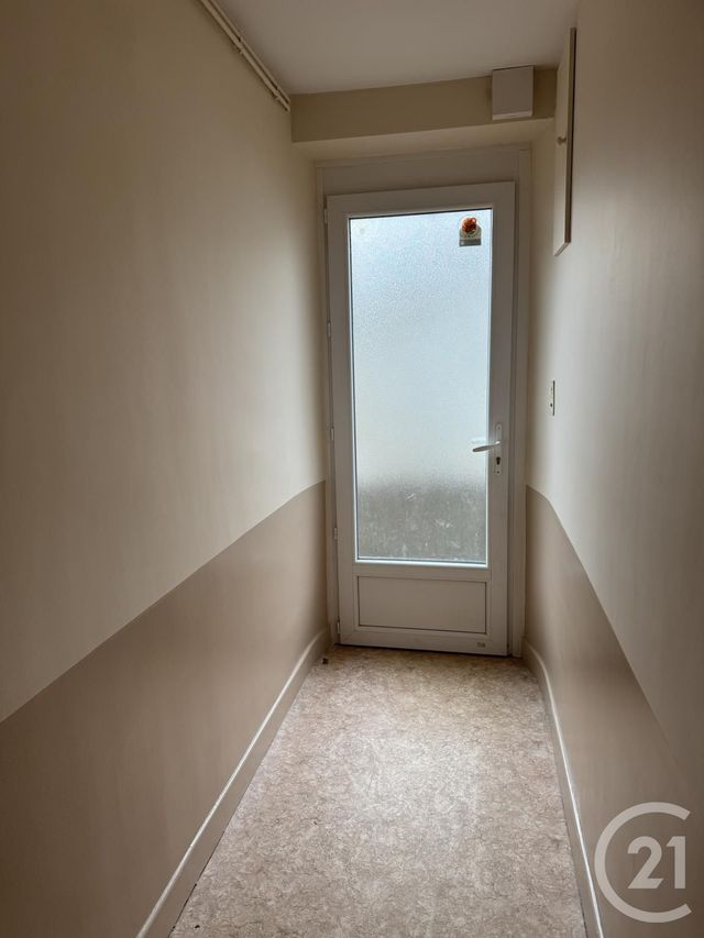 Appartement F4 &agrave; louer - 4 pi&egrave;ces - 84,88 m2 - Lussat - 23 - LIMOUSIN