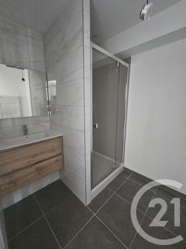 Appartement F2 &agrave; louer - 2 pi&egrave;ces - 45,30 m2 - Montlucon - 03 - AUVERGNE