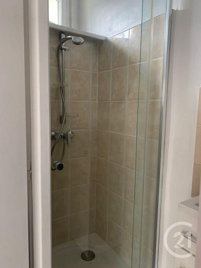 Maison &agrave; louer - 3 pi&egrave;ces - 52 m2 - Montlucon - 03 - AUVERGNE