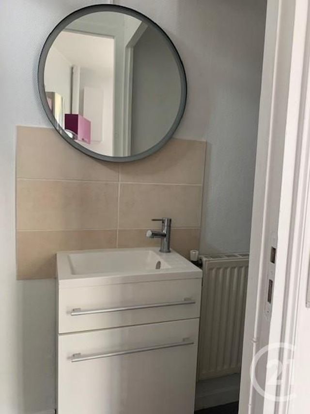 Maison &agrave; louer - 3 pi&egrave;ces - 52 m2 - Montlucon - 03 - AUVERGNE