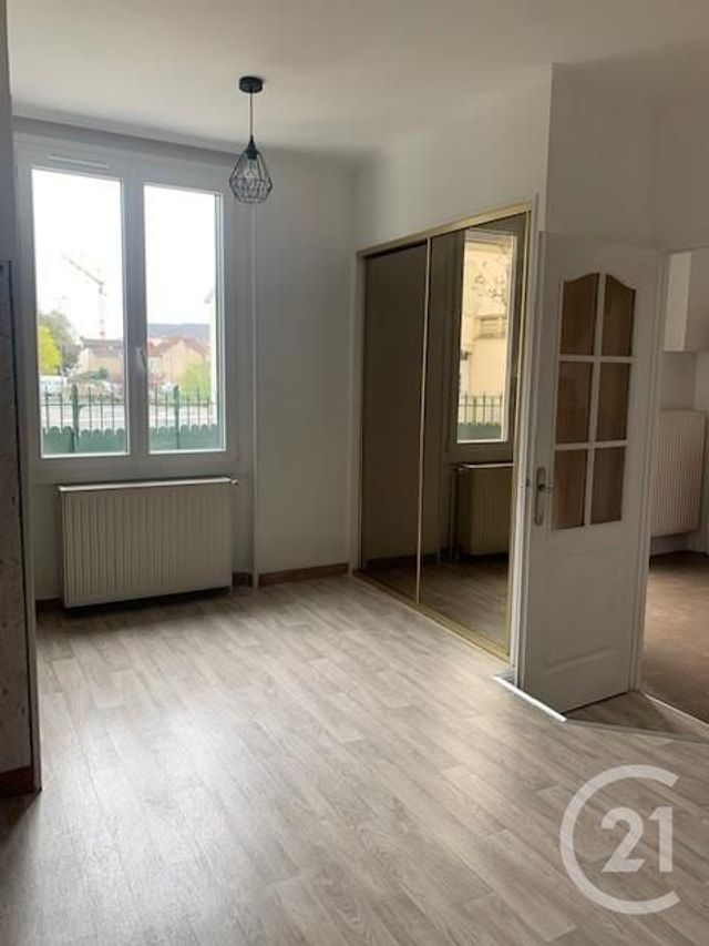 Maison &agrave; louer - 3 pi&egrave;ces - 52 m2 - Montlucon - 03 - AUVERGNE