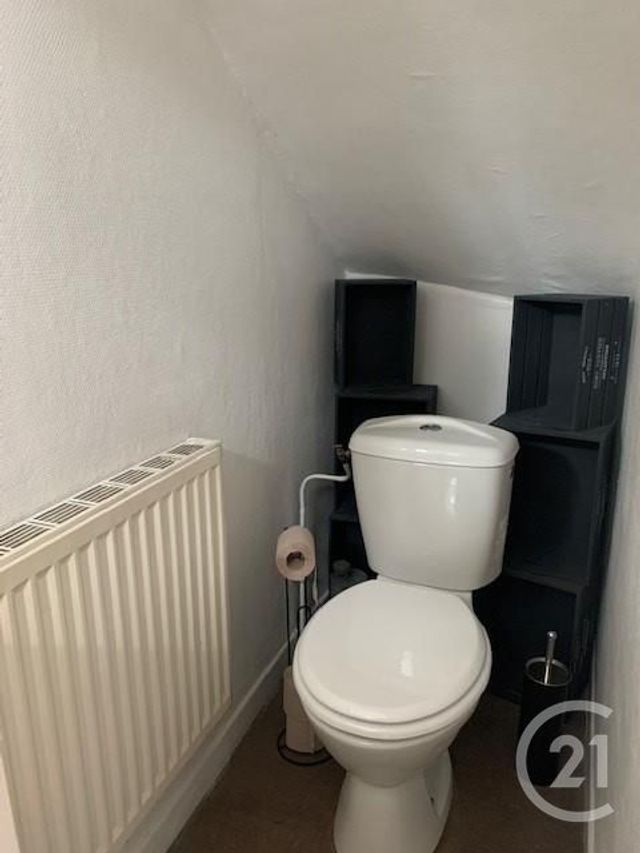 Maison &agrave; louer - 3 pi&egrave;ces - 52 m2 - Montlucon - 03 - AUVERGNE