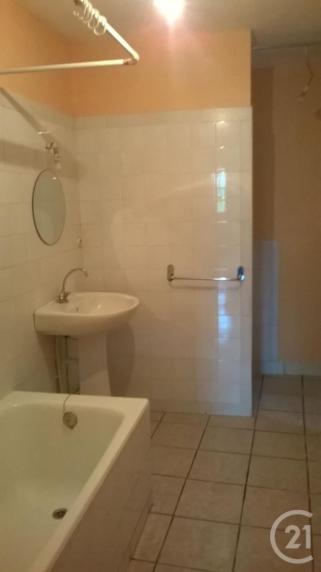 Maison &agrave; louer - 4 pi&egrave;ces - 99 m2 - Neris Les Bains - 03 - AUVERGNE