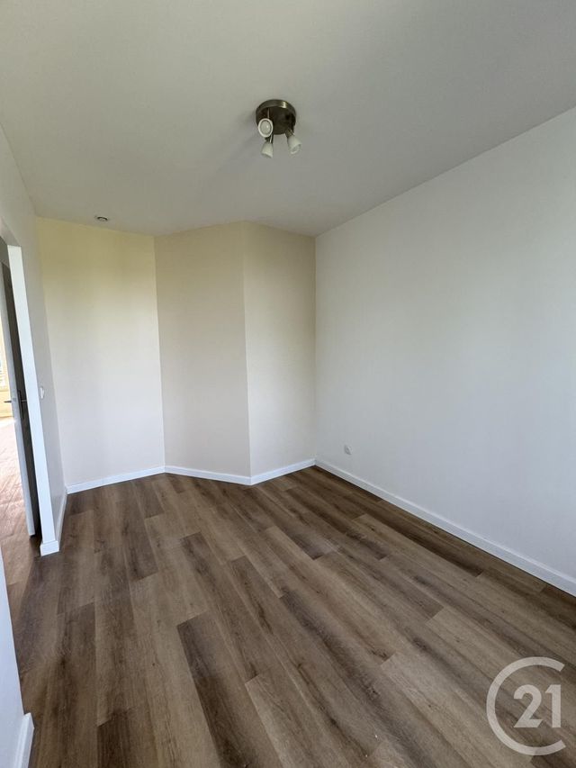 Appartement F3 &agrave; louer - 3 pi&egrave;ces - 46 m2 - Montlucon - 03 - AUVERGNE